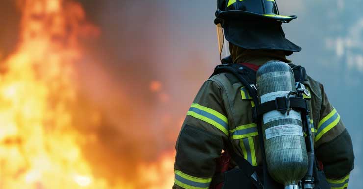 2 gravemente feridos em incêndio em casa em Palm Bay