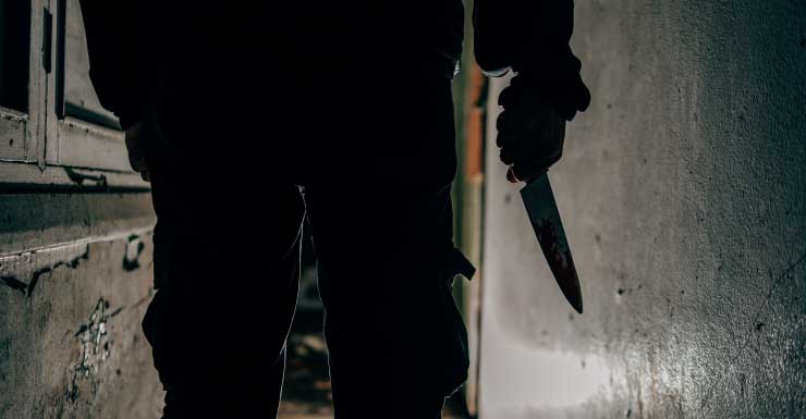 Homem do Condado de Pinellas é preso, acusado de esfaquear colega de quarto após discussão