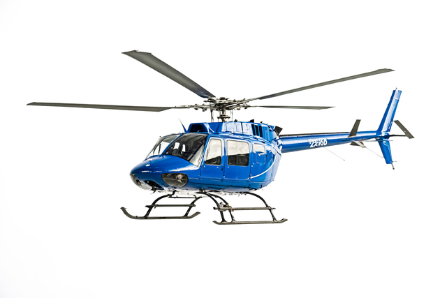 2 pessoas são transportadas de avião após acidente de helicóptero no campo de beisebol de Rockledge, segundo a polícia