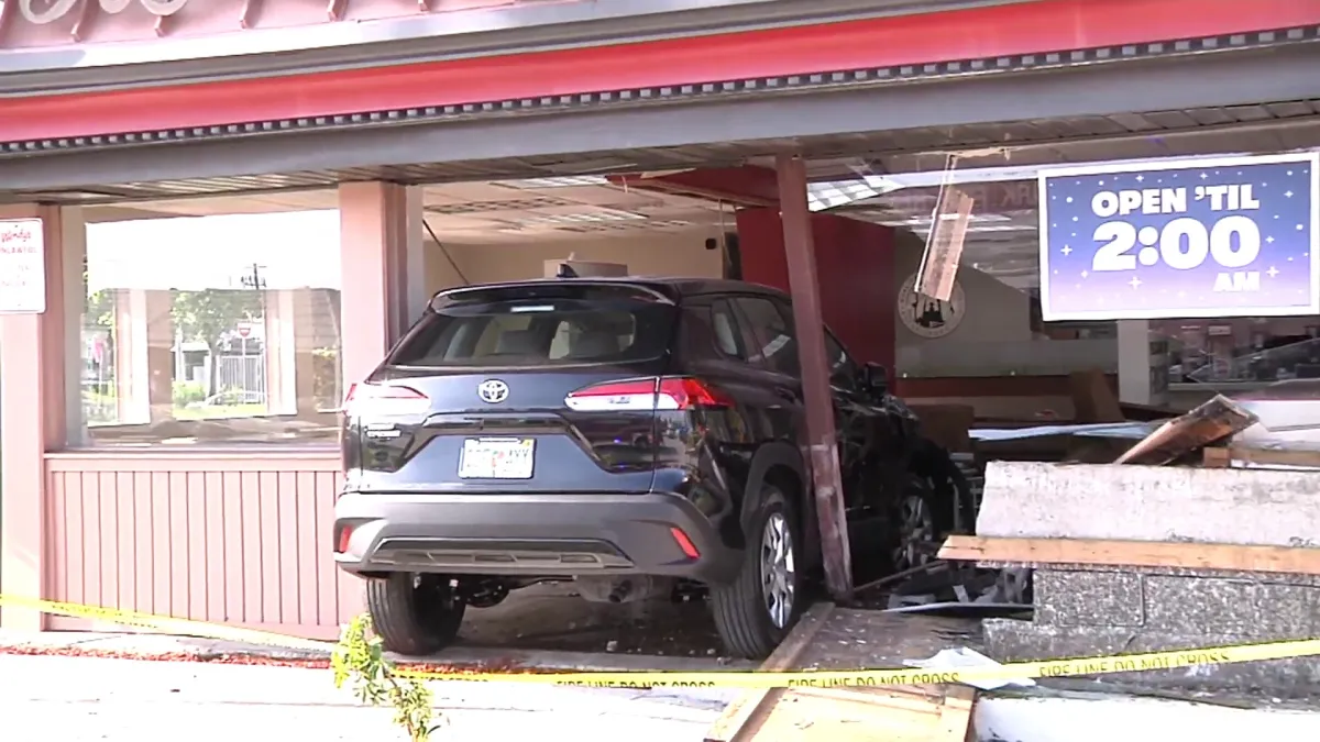 Wendy's em Oakland Park gravemente danificado por veículo de funcionário