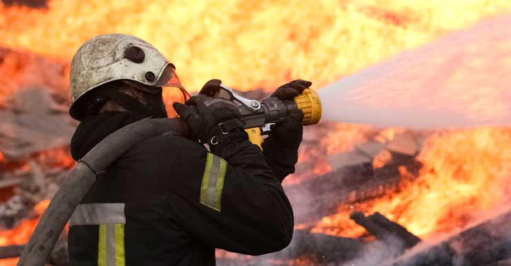 Família de Lauderdale Lakes escapa ilesa após incêndio em casa