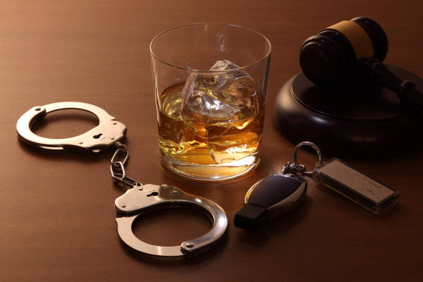 Autoridades divulgam chamadas desesperadas de socorro após um homem esfaquear mortalmente uma mulher e ferir outra pessoa em Sunrise