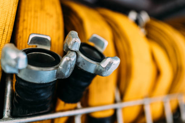 Duas pessoas são levadas ao hospital após incêndio em Lantern Lane, em North Fort Myers