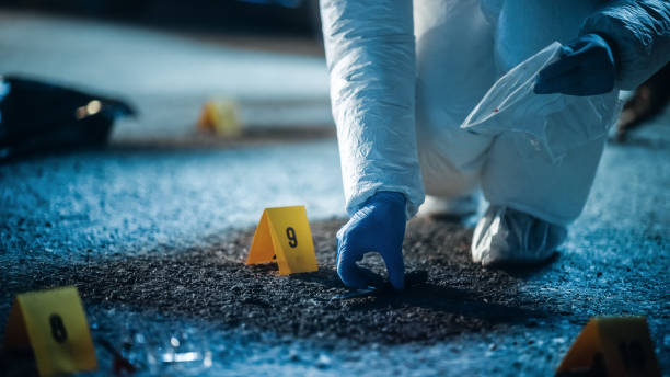 Homem atacado e esfaqueado pelo colega de quarto enquanto dormia