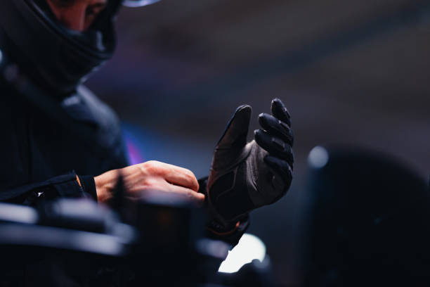 Motociclista morre após perder uma curva e colidir contra o canteiro central em um acidente em Orange Park