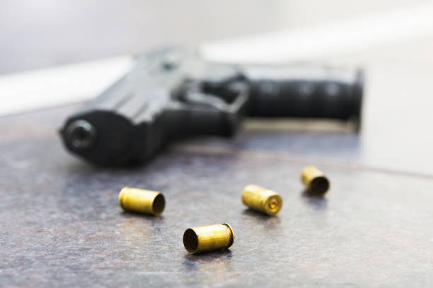 Suspeito de assalto à mão armada morre após atirar em um policial no noroeste de Jacksonville Xerife