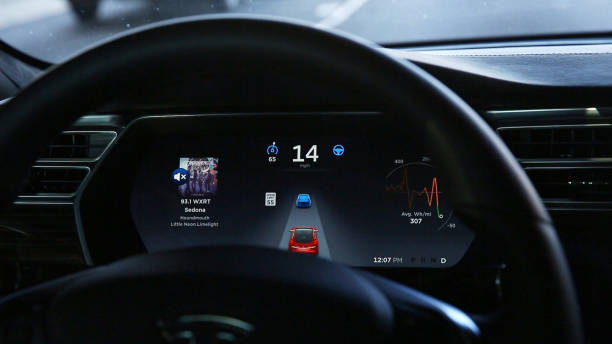 Tesla enfrenta julgamento federal por acidente fatal com piloto automático em Cayo Largo