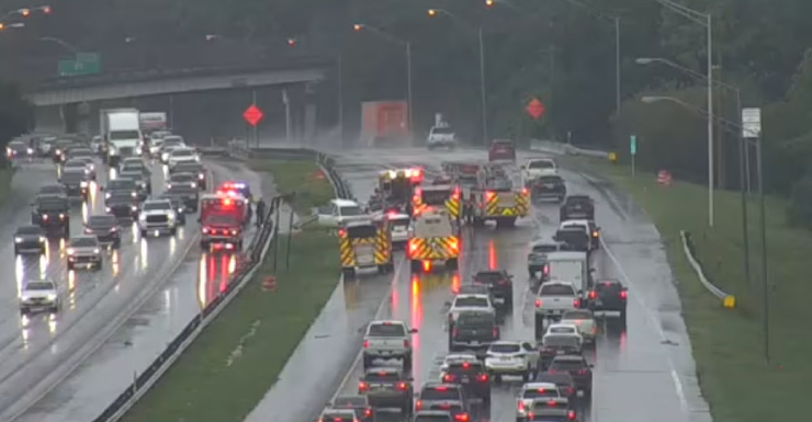 Acidente na I-295 Norte envolvendo viatura da polícia fecha pistas na Normandy Boulevard