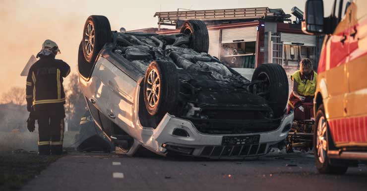 Adolescente de 16 anos morre e passageira de 15 anos fica ferida em capotamento na SR-520 em Cocoa