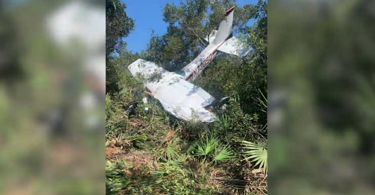 Avião cai em Titusville, próximo ao Aeroporto Regional da Space Coast