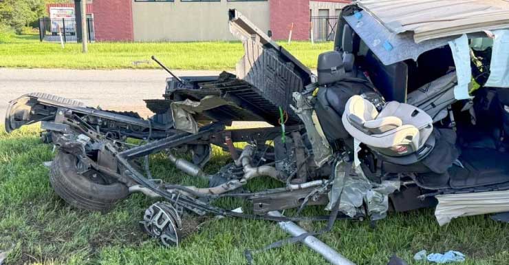 Caminhonete é atingida por trem em Pensacola; não há feridos graves