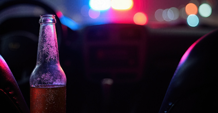 Duas pessoas são lançadas de veículo em acidente por DUI em Dunedin