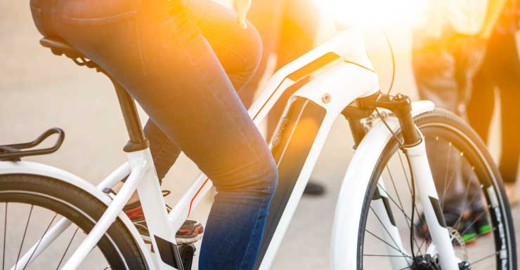 Homem de 66 anos em bicicleta elétrica morre em colisão frontal com SUV na US-1 em St. Johns County.