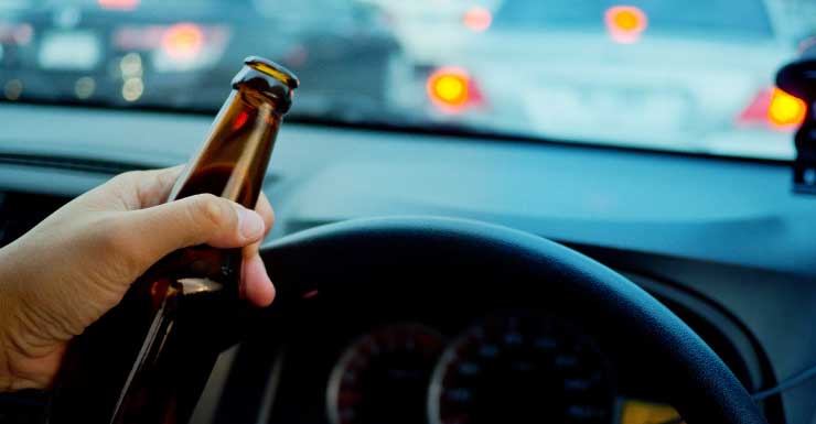 Homem de 71 anos morre após ser atingido por caminhonete enquanto pilotava cortador de grama em Sumter County; motorista é acusado de DUI