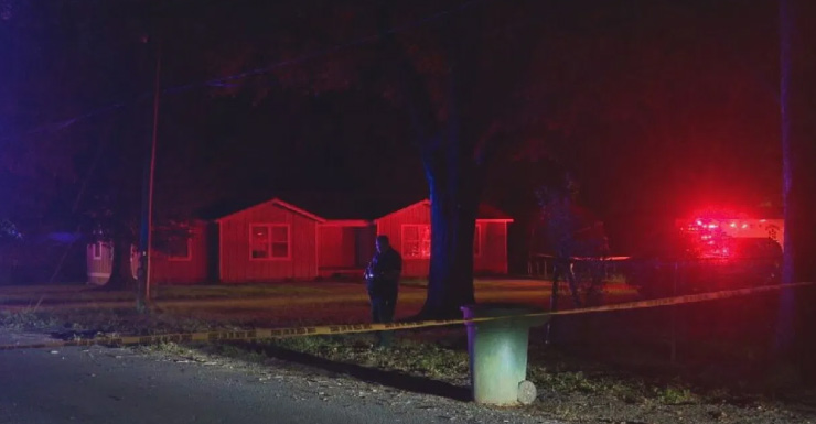 Homem é Baleado Após Supostamente Investir Contra Mulher com Facão no Condado de Escambia