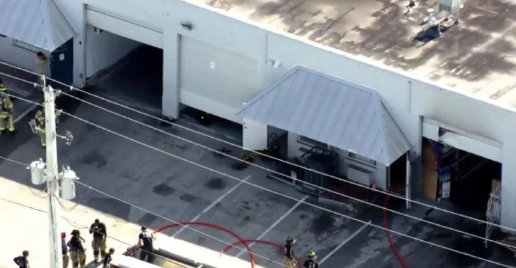 Incêndio em Armazém em Lauderdale Lakes Não Deixa Feridos, Dizem Autoridades