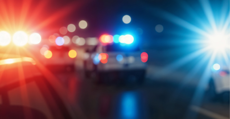 Mulher é acusada de disparar arma acidentalmente durante briga em Waffle House no Condado de Collier