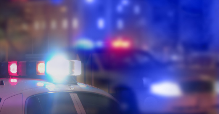 Mulher é detida após esfaquear homem no peito durante discussão no Condado de Escambia