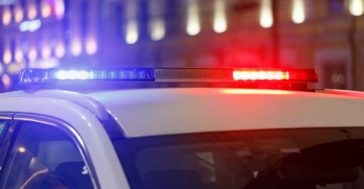 Mulher é presa por agredir amiga em posto de gasolina em Ocala