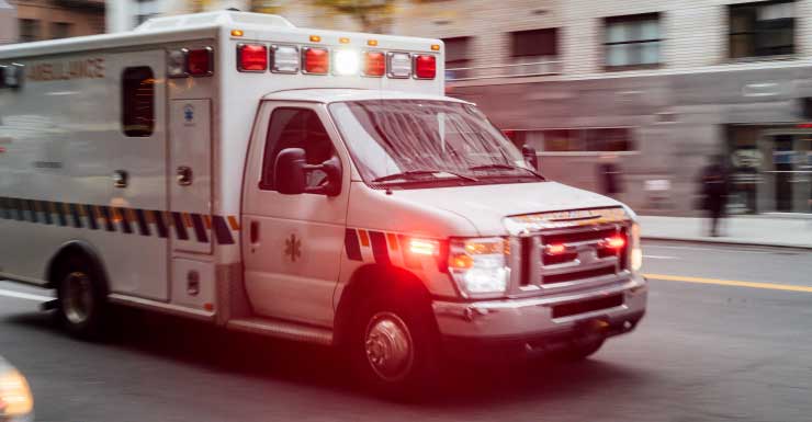 Trabalhador é levado de helicóptero ao hospital após “lesão traumática” em canteiro de obras em Bal Harbour.