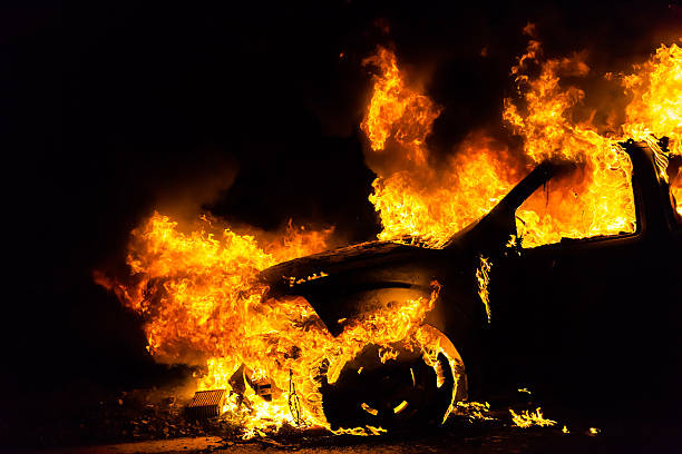 Um incêndio em um veículo interrompe o tráfego na I-95 Norte em Júpiter