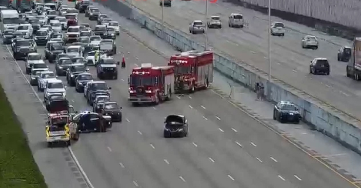 Acidente na I-95 Norte em Boynton Beach fecha três faixas perto da Gateway Blvd.
