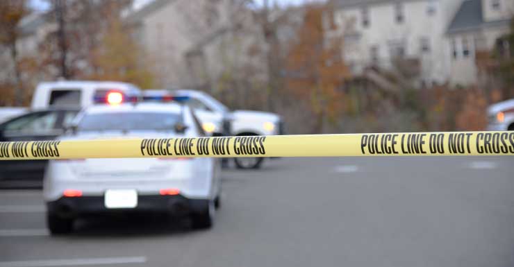 Adolescente de Leesburg é acusado de agredir e estrangular noiva durante discussão verbal que se tornou física