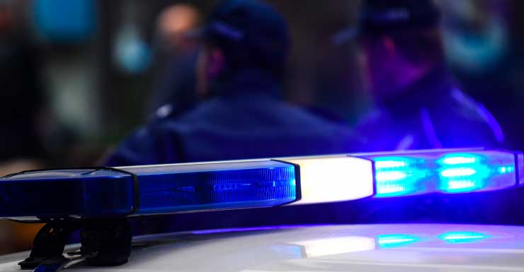 Discussão entre colegas de quarto em Lauderhill termina com homem esfaqueado, possivelmente com facão, diz polícia