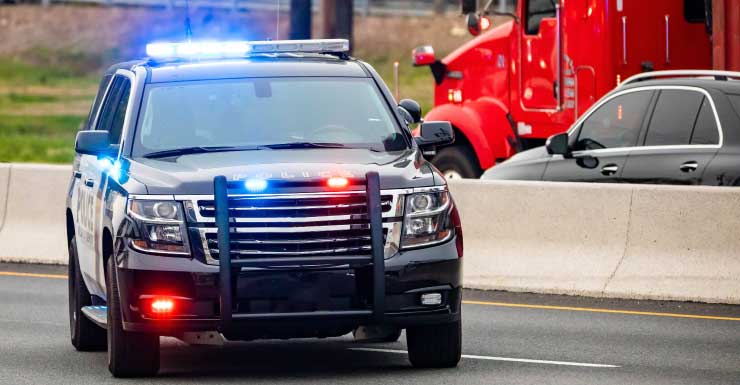 Homem de Ocala acusado de agredir e ameaçar matar namorada por infidelidade