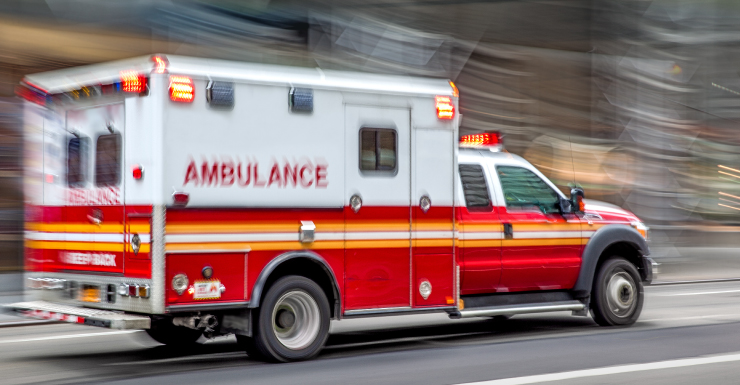 Homem morre após ficar preso entre braços e corpo de empilhadeira enquanto movimentava pedras, diz JSO