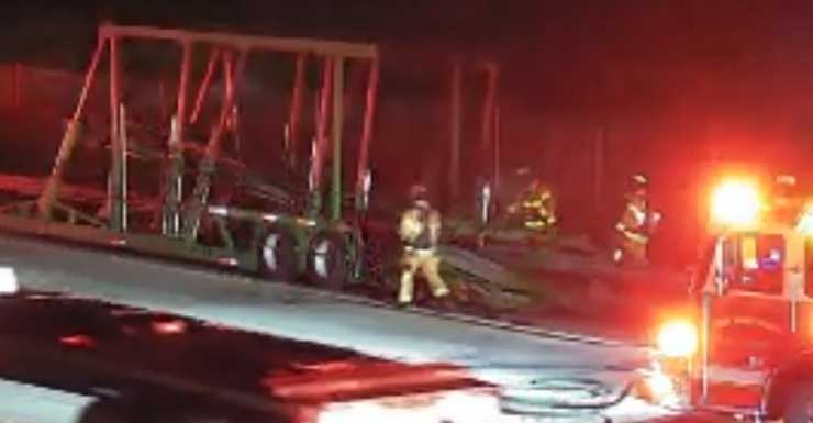 Incêndio em veículo bloqueia faixas na Turnpike Norte em Boca Raton