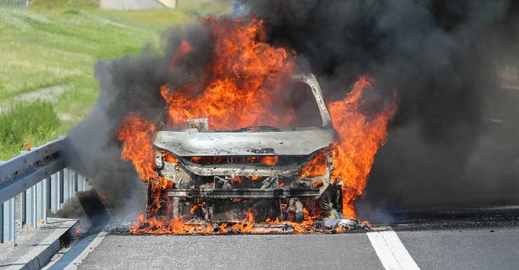 Incêndio em veículo causa congestionamento na Florida’s Turnpike, em Orange County