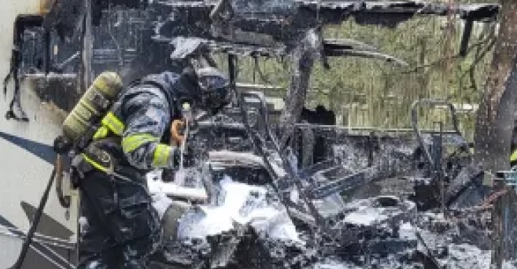 Motorhome é declarado ‘perda total’ após pegar fogo em Inverness
