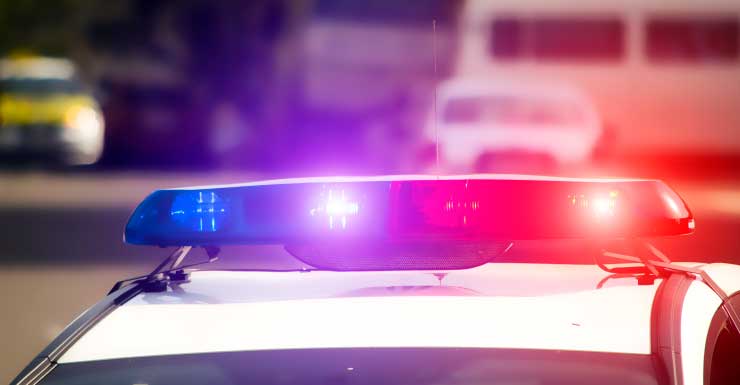 Mulher de Leesburg foge de hospital após colidir com scooter em SUV