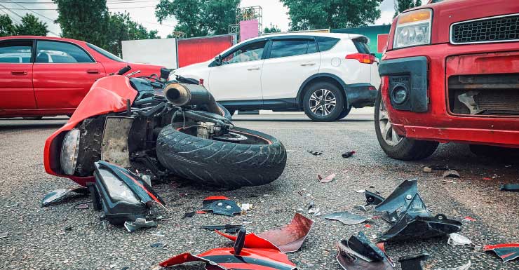 Mulher de Lehigh Acres morre em acidente de motocicleta na Three Oaks Parkway