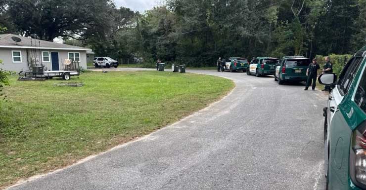 Agentes Homem é baleado no ombro durante discussão em Escambia County