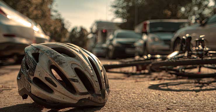 Ciclista fica gravemente ferida em acidente com caminhão da ECUA em Pensacola