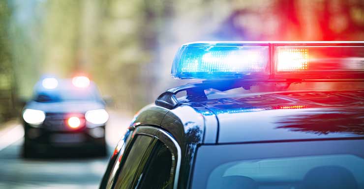 Homem acusado de ataque com facão em apartamento no terceiro andar em Miami-Dade