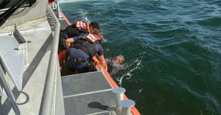 Homem é resgatado após barco virar perto da ponte Sunshine Skyway