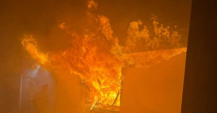 Incêndio durante a madrugada desaloja 6 pessoas em Orlando