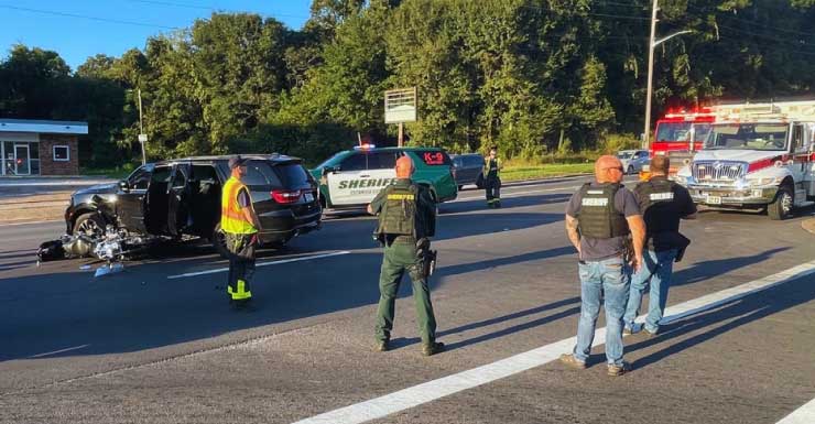 Motociclista de 65 anos fica ferido em acidente de veículo no Condado de Escambia, na Michigan Avenue