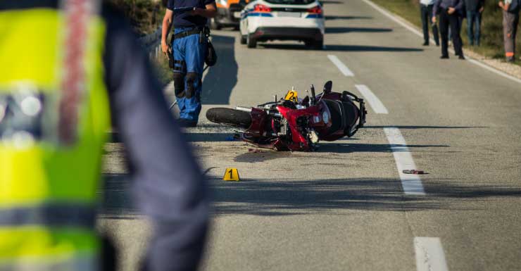 Motociclista morre após colidir com SUV que fez retorno em sua direção na Atlantic Boulevard, diz Patrulha Rodoviária da Flórida