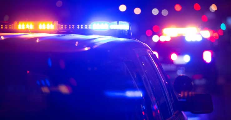 Motorista acusado de bater em caixas elétricas e fugir do local em Fort Myers