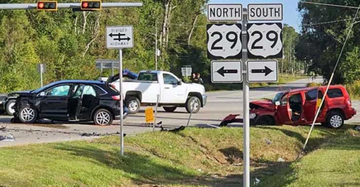 Mulher de 70 anos de Pensacola fica gravemente ferida em colisão no cruzamento da Highway 29
