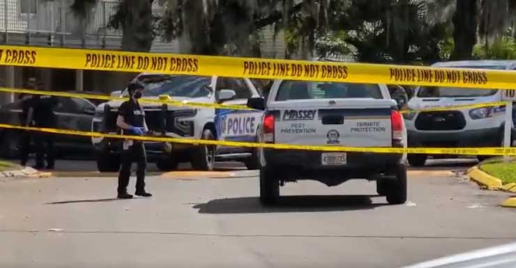 Polícia de Orlando cerca condomínio Dockside at Ventura após relato de tiroteio
