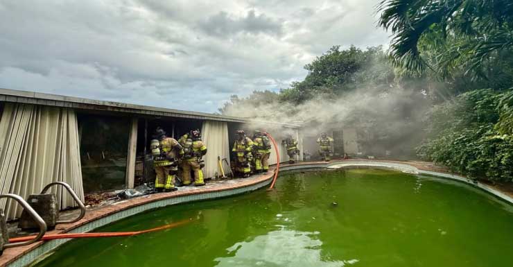 Uma pessoa é avaliada após incêndio atingir residência no nordeste de Miami-Dade