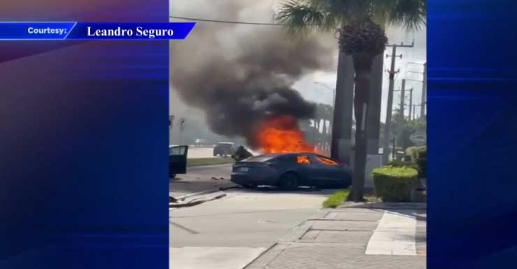Uma pessoa morre e duas são hospitalizadas após acidente com vários veículos e incêndio em carro em North Miami Beach