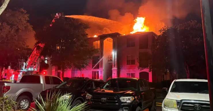 Bombeiros respondem a incêndio residencial em Destin