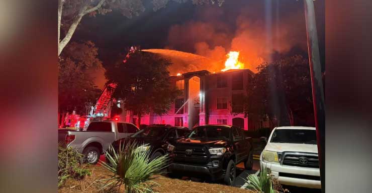 Cruz Vermelha presta assistência a vítimas de incêndio em complexo de apartamentos em Destin