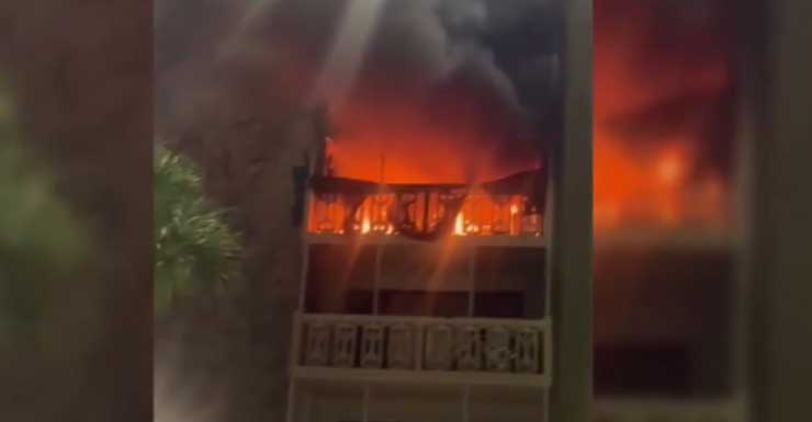 Equipes controlam incêndio de dois alarmes em prédio residencial no nordeste de Miami-Dade; não há feridos